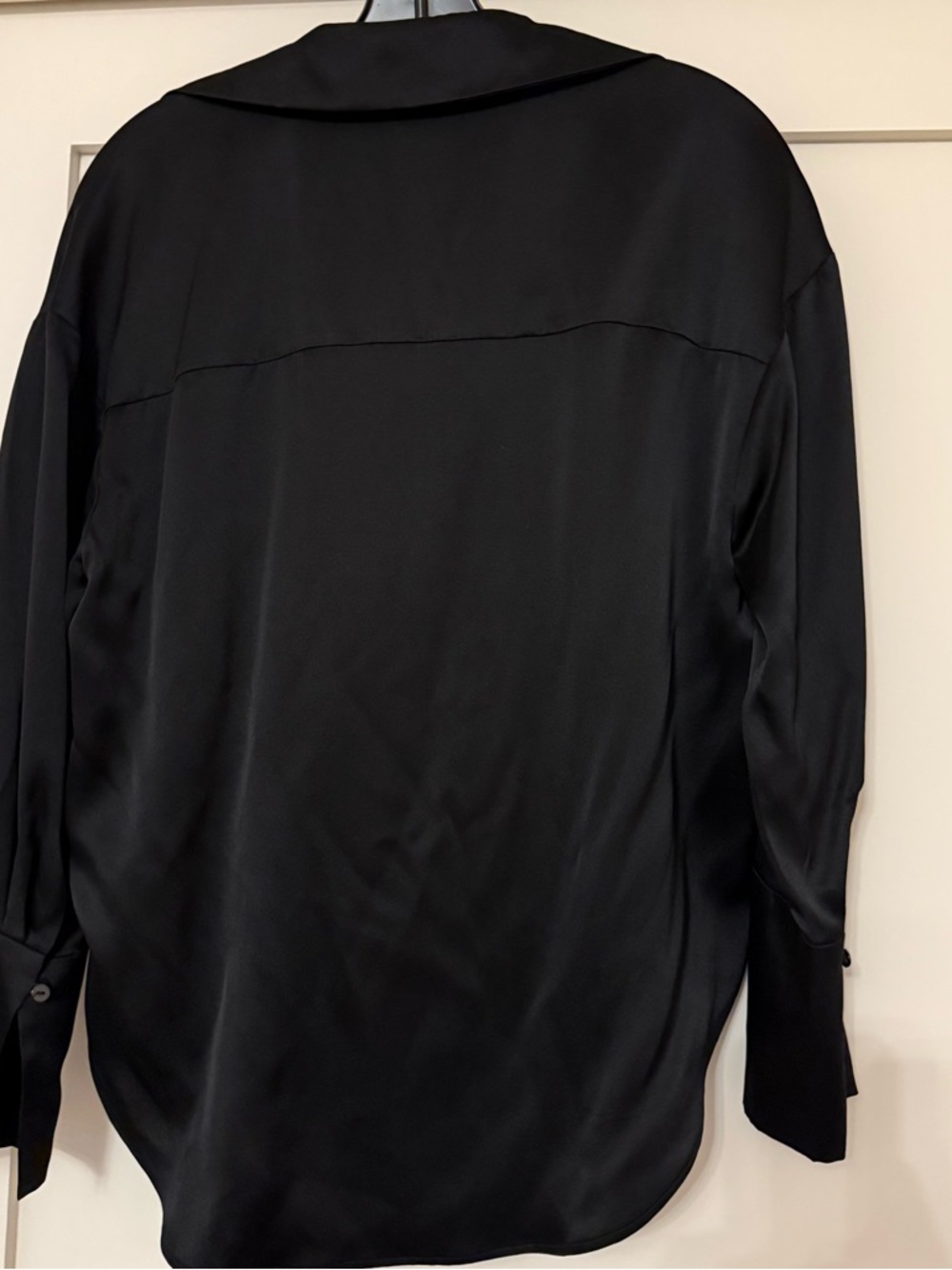 Banana Republic Black bliss resort 100% silk Button-Up Blouse - Picture 4 of 6